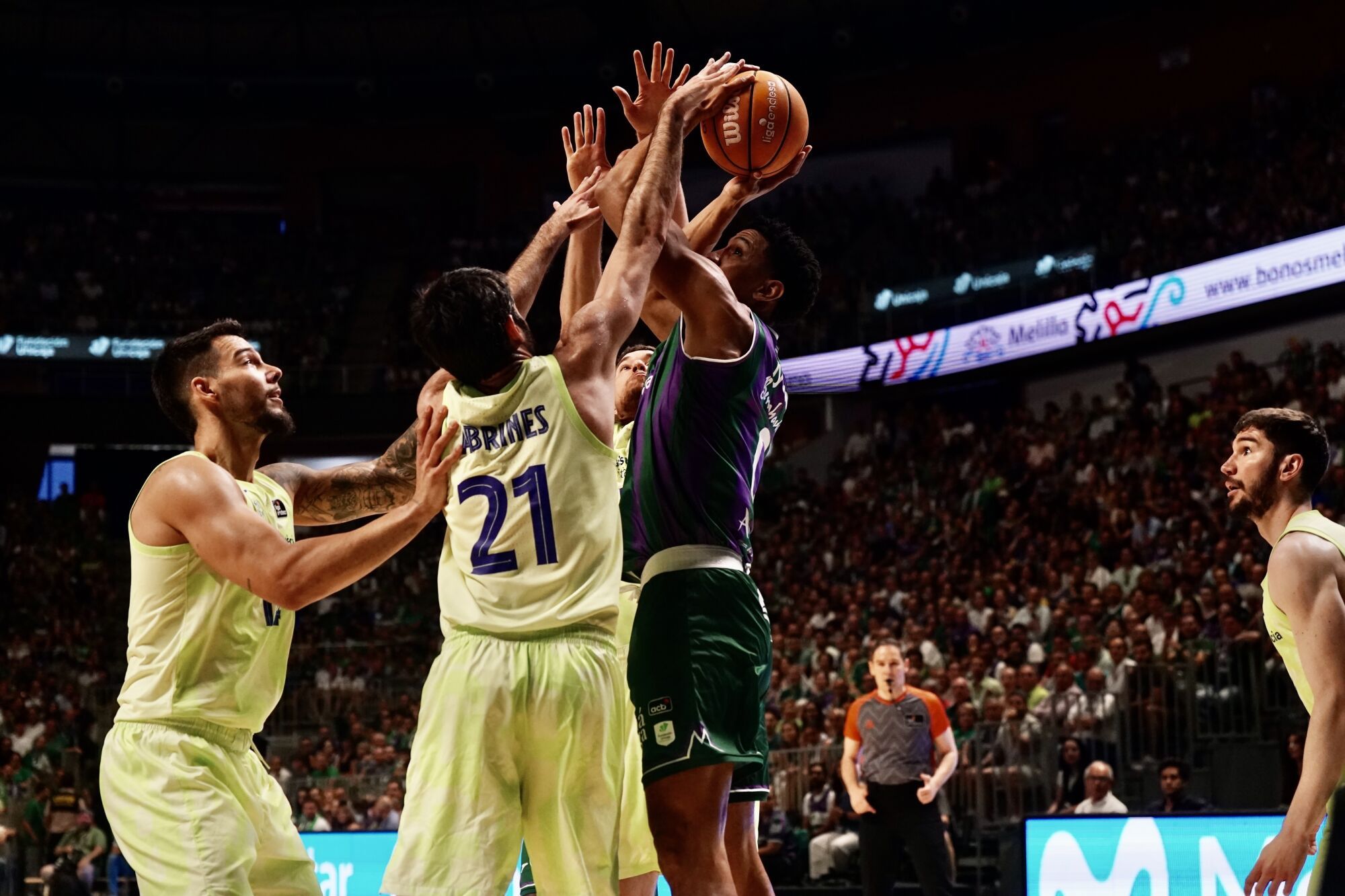 Cuartos de final de la Liga Endesa entre el Unicaja y el Barça