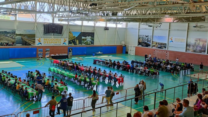 Más de 140 participantes en el campeonato de la liga provincial de ajedrez en Crevillent