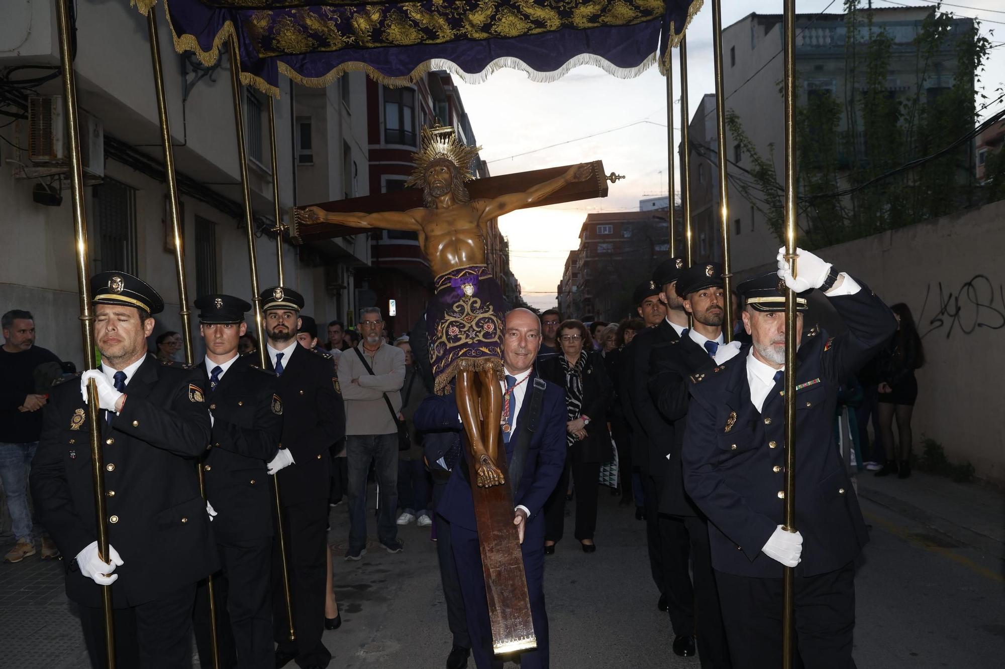 Así ha sido la procesión del Cristo de los Afligidos en València