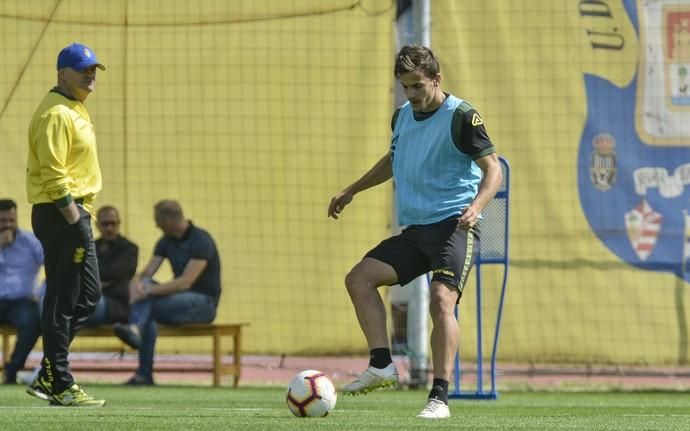 TELDE. Entrenamiento de la UDLP  | 02/04/2019 | Fotógrafo: José Pérez Curbelo