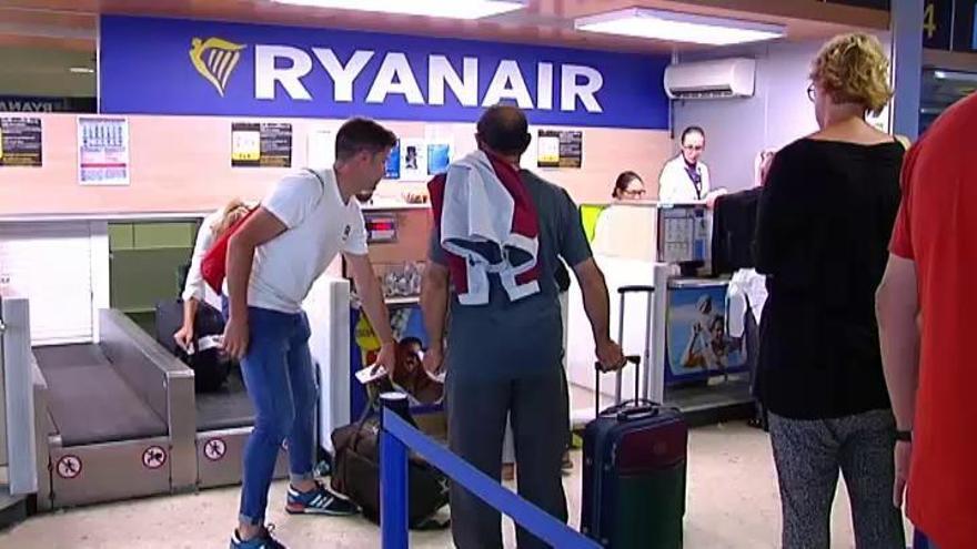 Los empleados de Ryanair se plantan y convocan huelgas el 25 y 26 de julio