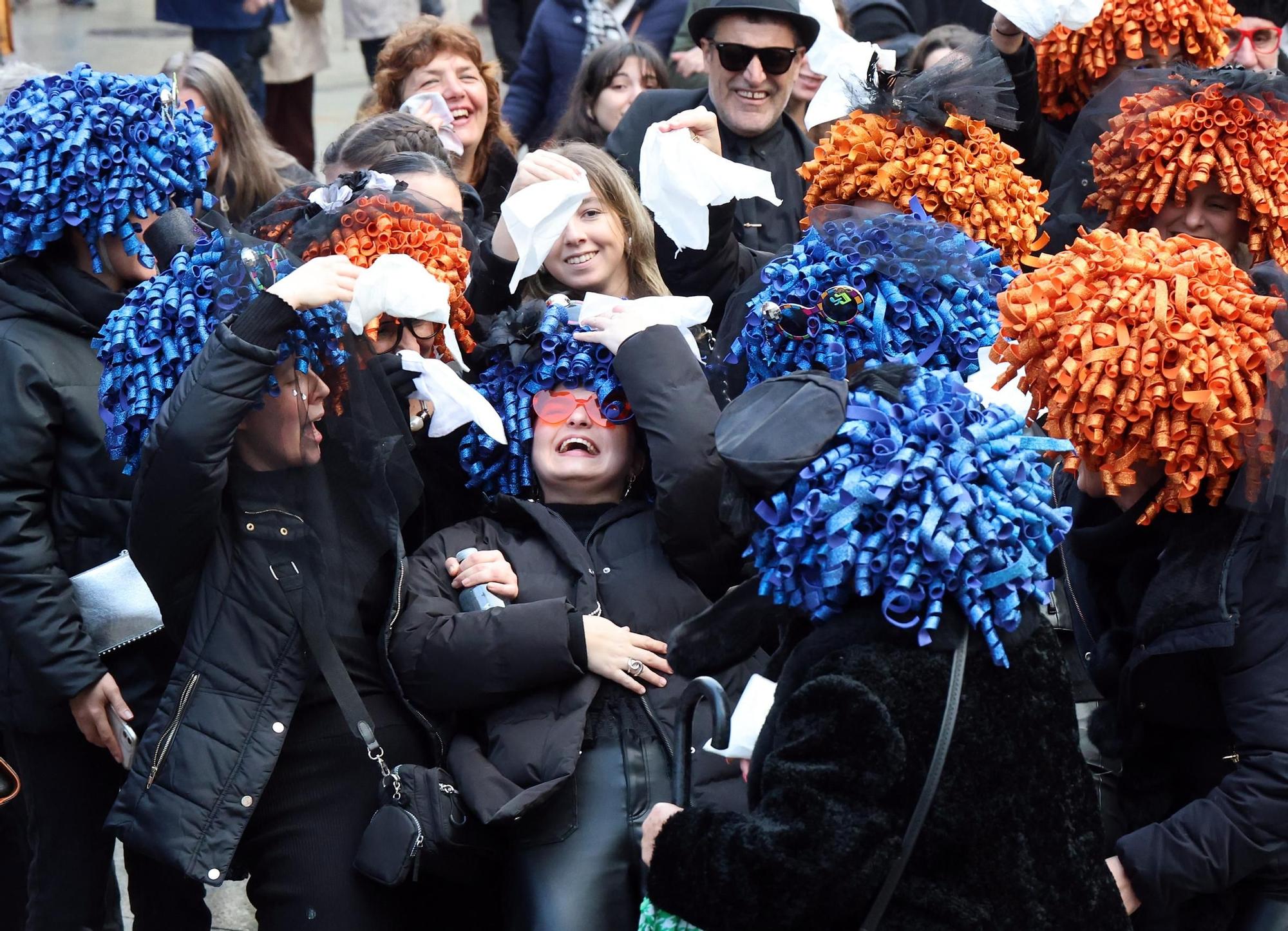 Comitiva fúnebre y premios del desfile finalizan el Carnaval en Vigo
