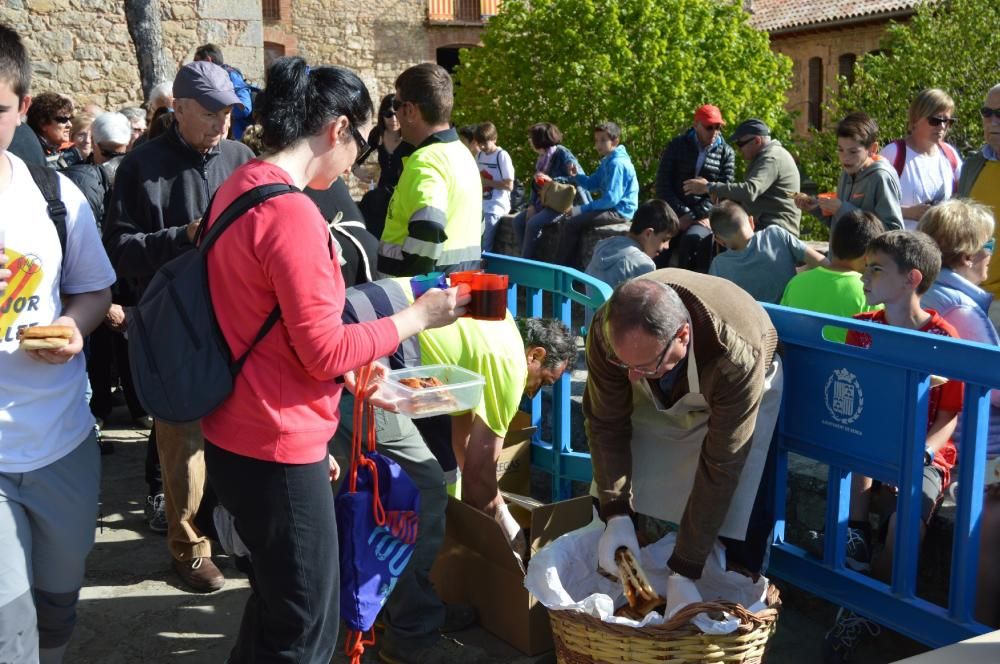 Els berguedans renoven el vot de poble i pugen a Queralt per celebrar Sant Marc