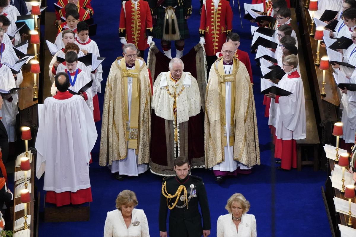 La coronació de Carles III en imatges