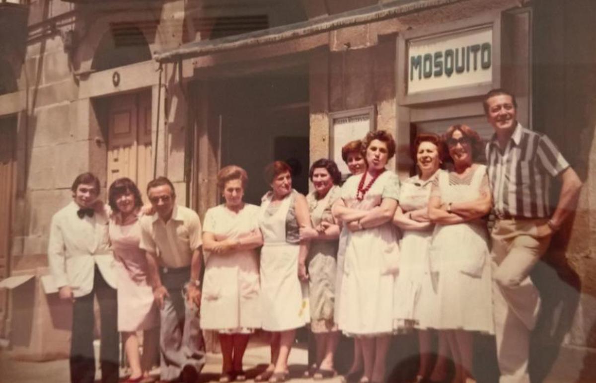 La entrada de la marisquería El Mosquito en una imagen de antaño.