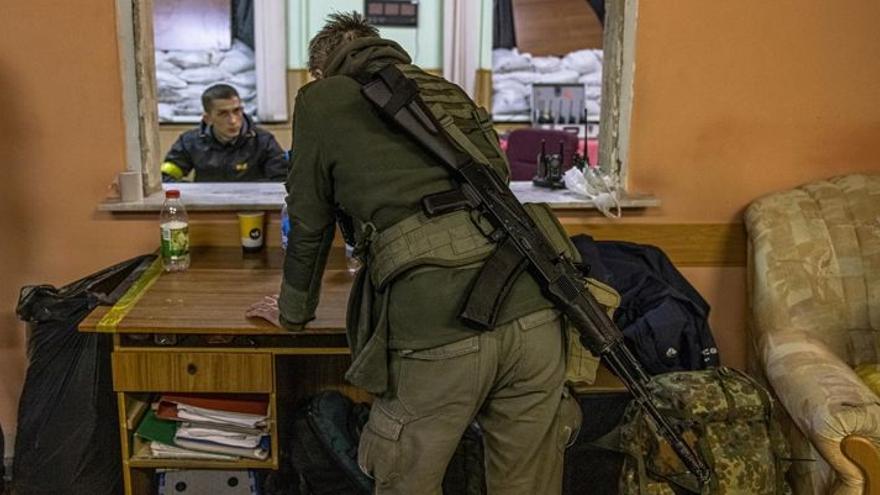 ENCUESTA | ¿Apoyas que España envíe armamento de forma directa a Ucrania?