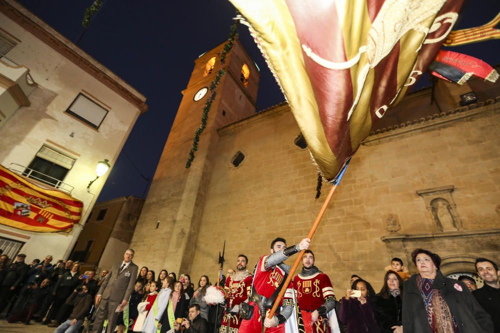 Medio millar de cargos festeros celebran la efeméride con un acto histórico de homenaje a las capitanías a tres semanas del inicio de los Moros y Cristianos