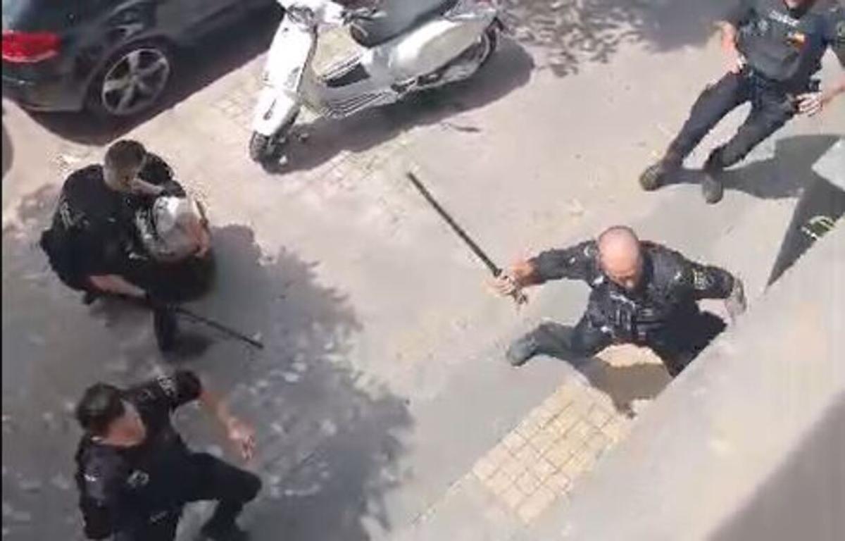Denuncian una "brutal agresión racista" por parte de la Policía Nacional