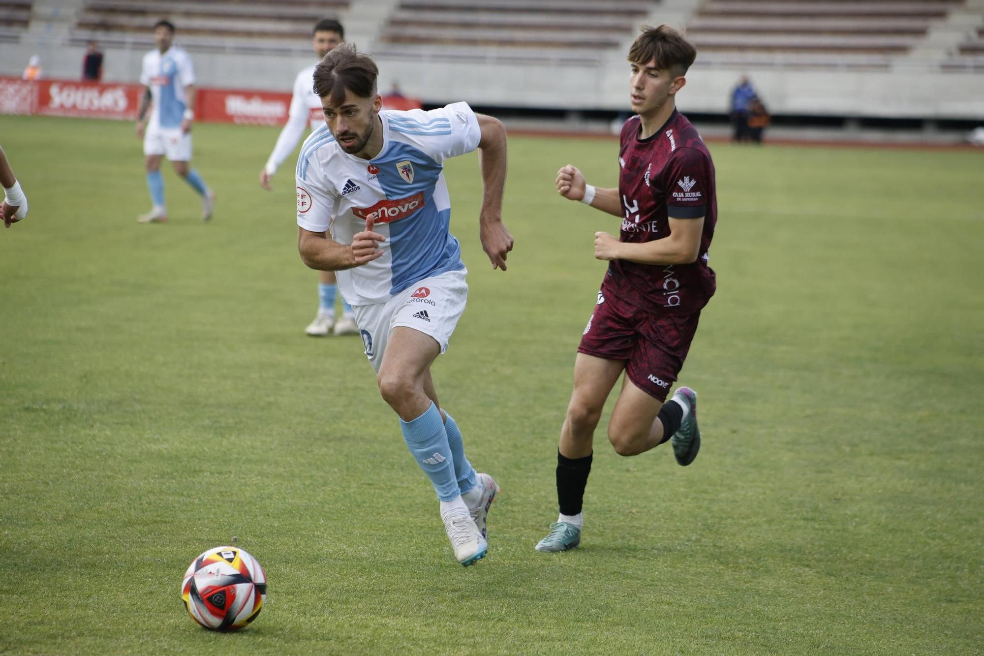 El Compos vence y continúa en la lucha por el ascenso