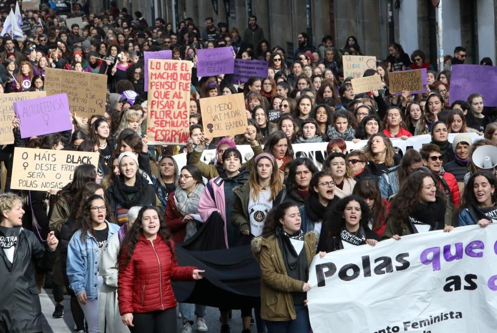 Santiago clama contra la violencia machista // X. Álvarez