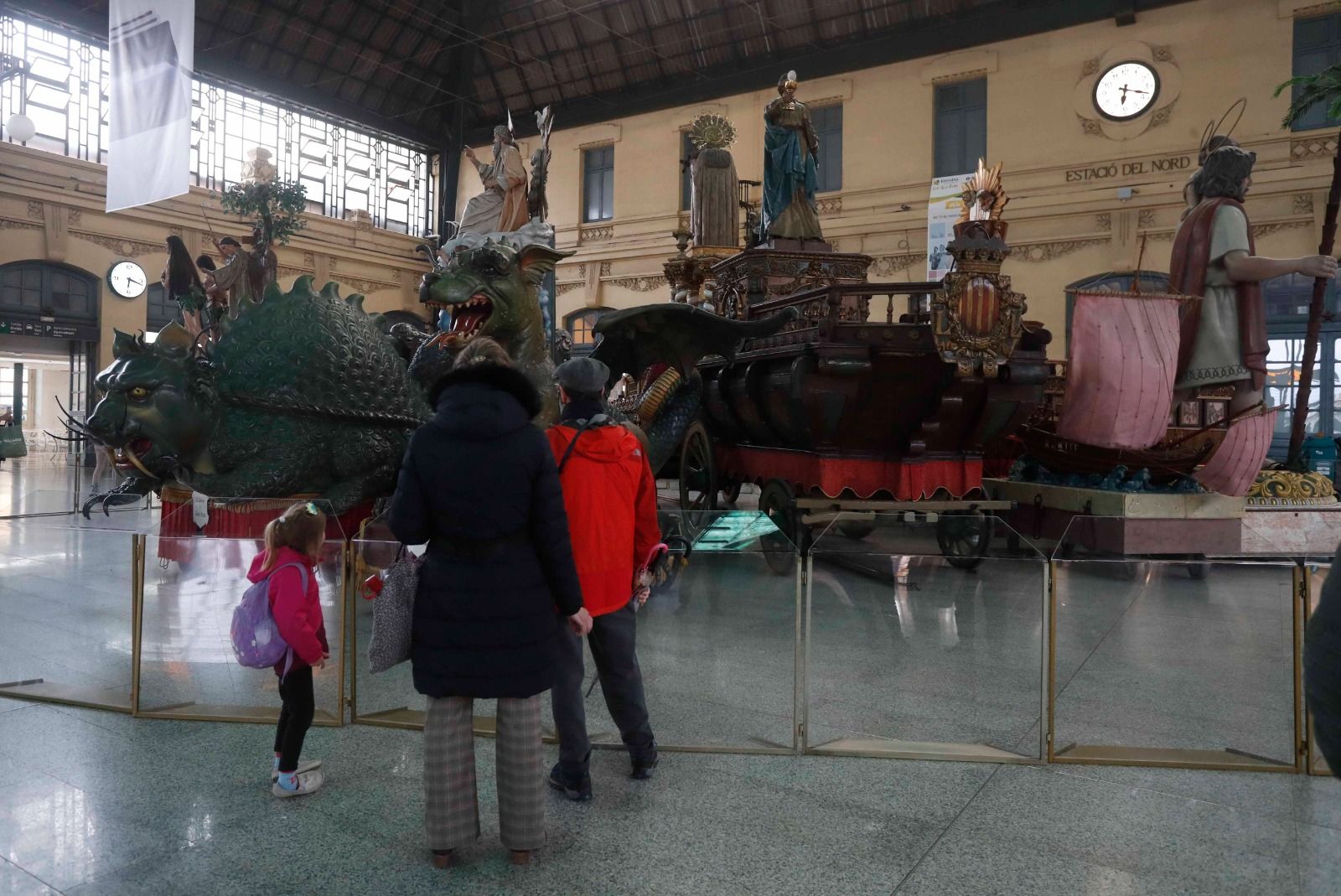 "Les Roques" del Corpus llegan a la Estación