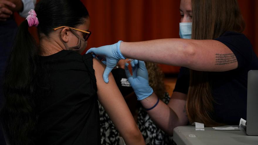 Un brote masivo en EEUU demuestra que la variante delta se transmite entre los vacunados