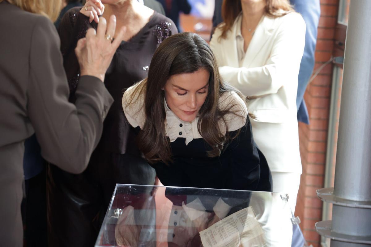 La reina Letizia visita la exposición “In Memoriam Tomás y Valiente. 1996-2026”, a 13 de febrero de 2026, en Madrid (España). Los Reyes presiden el homenaje a Francisco Tomás y Valiente, con motivo del 30 aniversario de su asesinato por la banda terrorista ETA.? EXPOSICIÓN;REYES;FELIPE VI;REINA LETIZIA DE ESPAÑA;TOMÁS Y VALIENTE;VISITA;13 FEBRERO 2026 José Ramón Hernando / Europa Press 13/02/2026. Reina Letizia de España;José Ramón Hernando