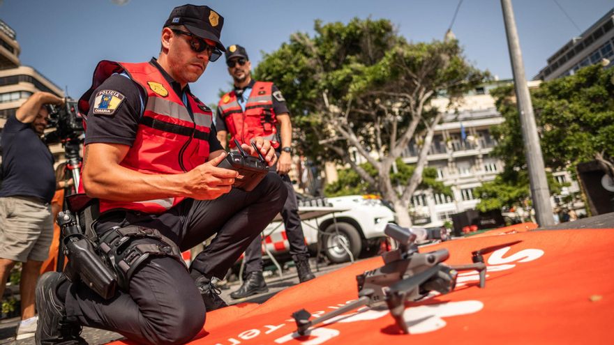 Pilotos e inteligencia artificial unen fuerzas para guiar los nuevos drones que garantizan la seguridad en Santa Cruz