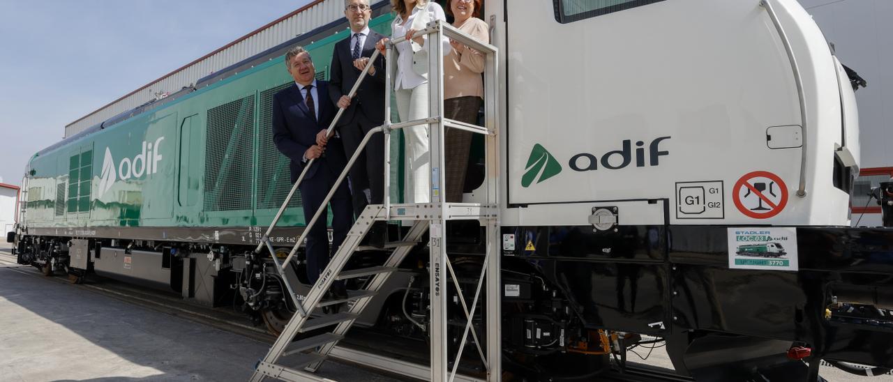 La ministra de Transportes, Raquel Sánchez, visita a la fábrica de Stadler