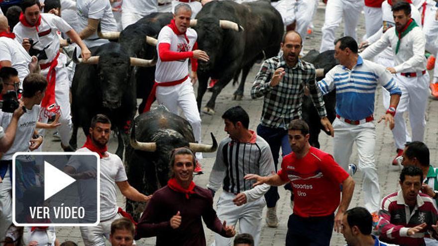 Un herido por asta de toro en el séptimo encierro