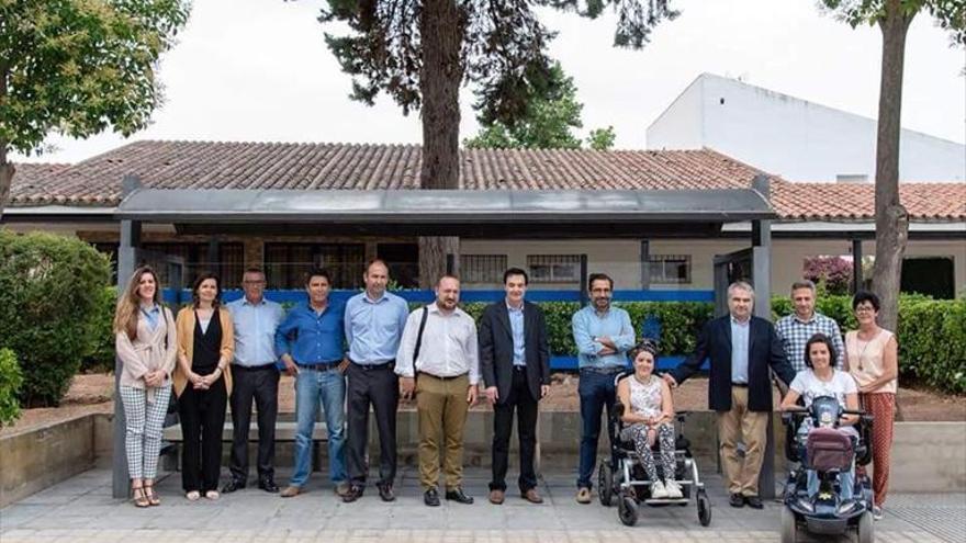 Todas las paradas de autobús urbano  de Badajoz serán accesibles