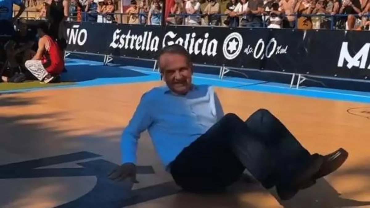 Abel Caballero saca sus «pasos prohibidos» en O Marisquiño