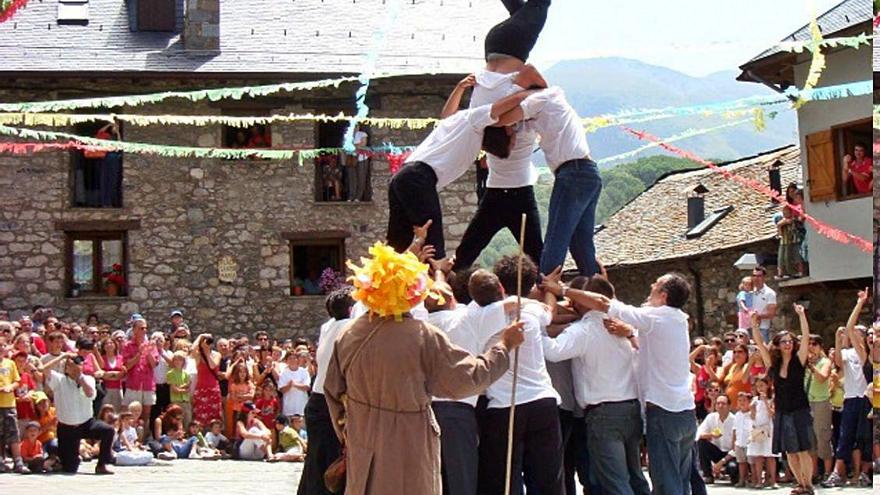 Torres humanes tradicionals: el Ball de Sant Isidre i la Pila de Taüll