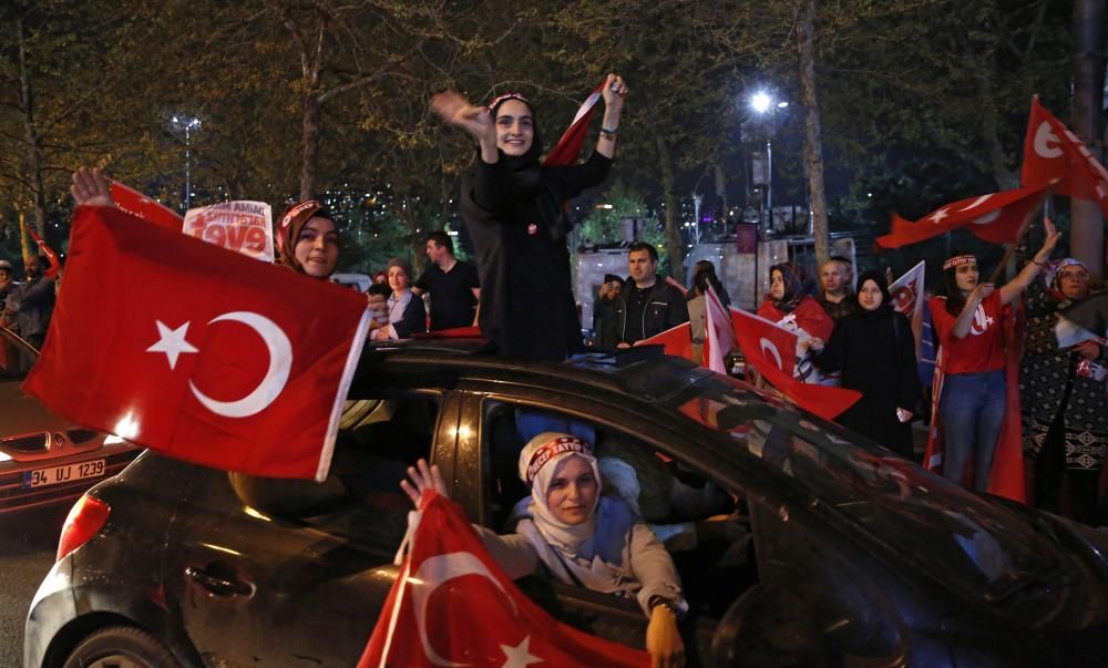 Erdogan gana el referéndun constitucional en Turquía