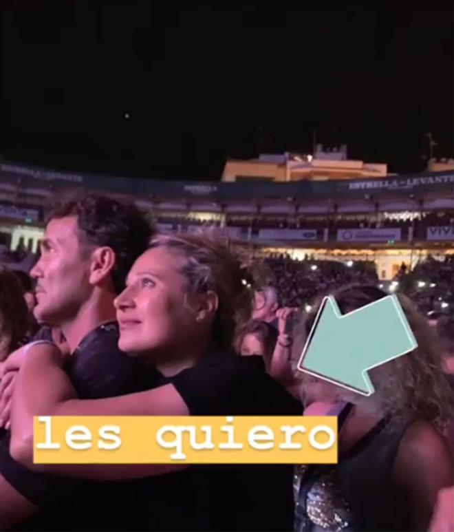 Los padres de Aitana Ocaña en su primer concierto de gira