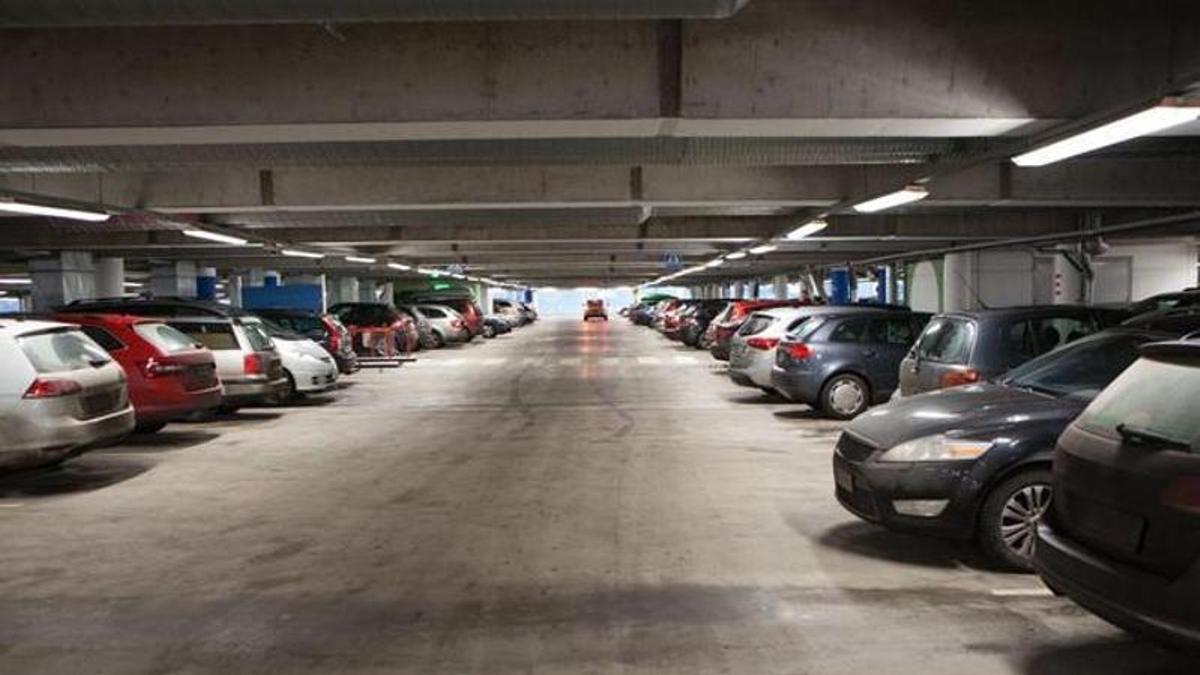 Las autoridades pueden multar por tener el coche parado en el garaje