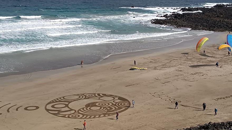 Los extraños círculos en las playas de Lanzarote