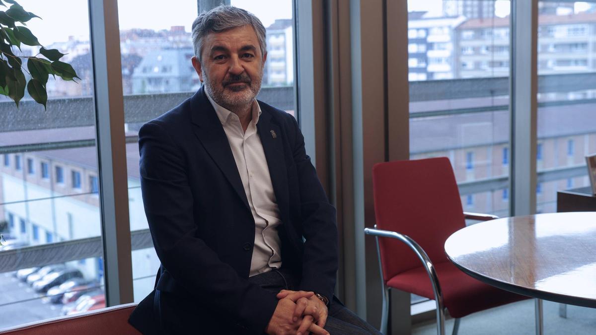 Alejandro Calvo, Consejero de Movilidad: "El debate ya no es cuánto cuesta rescatar el peaje del Huerna, tras la nulidad de la prórroga el escenario es muy distinto"