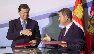 Mañueco y Page refuerzan en Ávila la defensa del estado autonómico