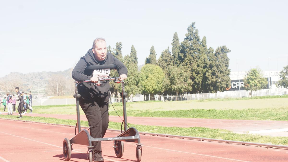 Un atleta corriendo en Les Pereres.
