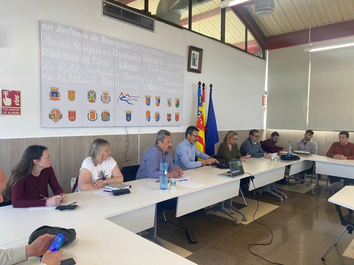 Reunión de los municipios del Camp de Túria con el CVI.