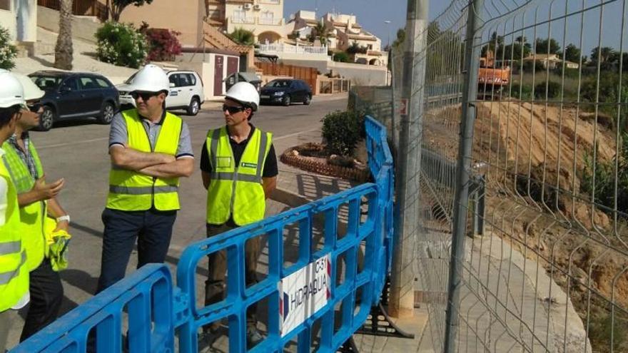 Refuerzan el talud de la estación de bombeo por riesgo de derrumbe