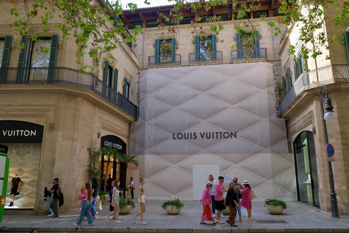 NUEVA TIENDA DE LOUIS VUITTON EN PALMA: Las fotos de la ampliación del local de la multinacional francesa en el Paseo del Born