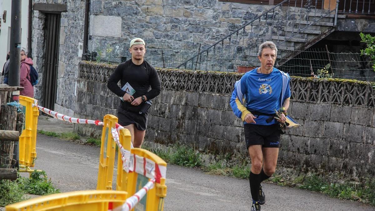 Dos participantes na edición del añu pasáu.