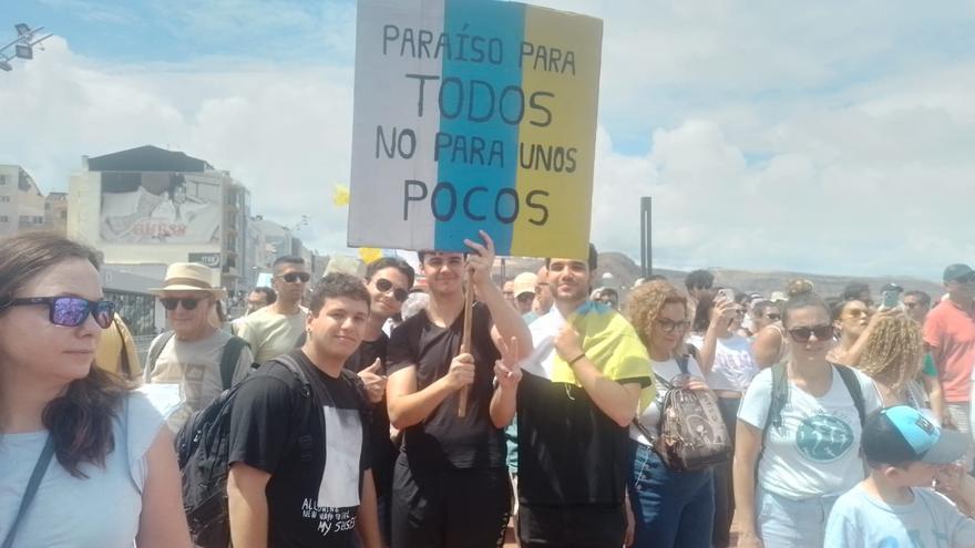 Manifestación 20A &#039;Canarias tiene un límite&#039;: una marea humana &#039;inunda&#039; Las Palmas de Gran Canaria