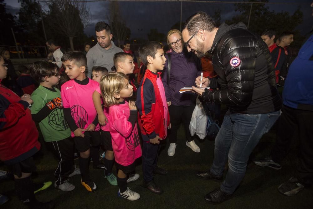 El entrenador alicantino del Getafe regresa 40 años después al campo de Tómbola en el que empezó a jugar