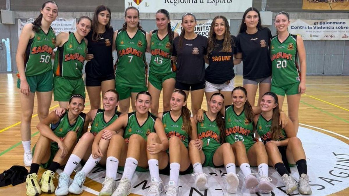 El equipo sénior femenino del Bàsquet Morvedre.