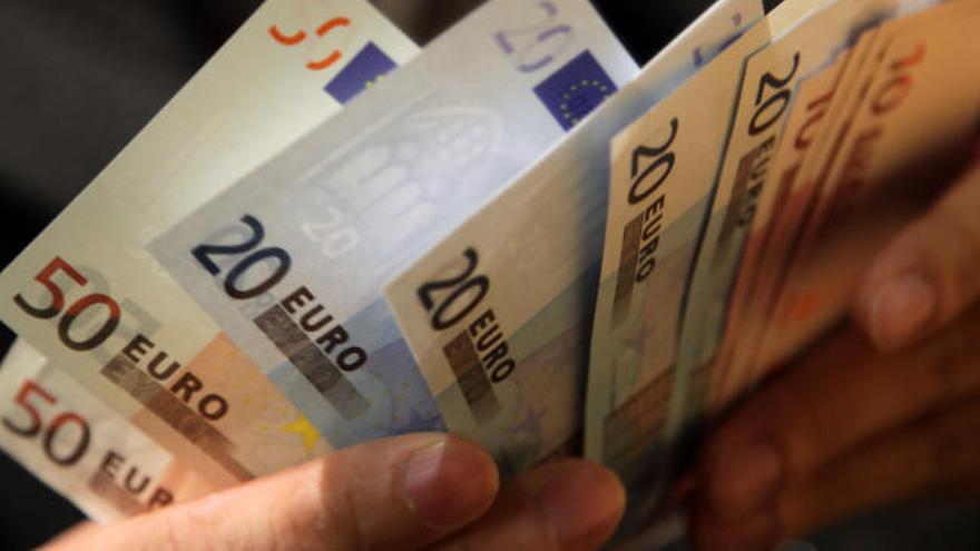 El Gobierno limitará el pago en efectivo a 1.000 euros