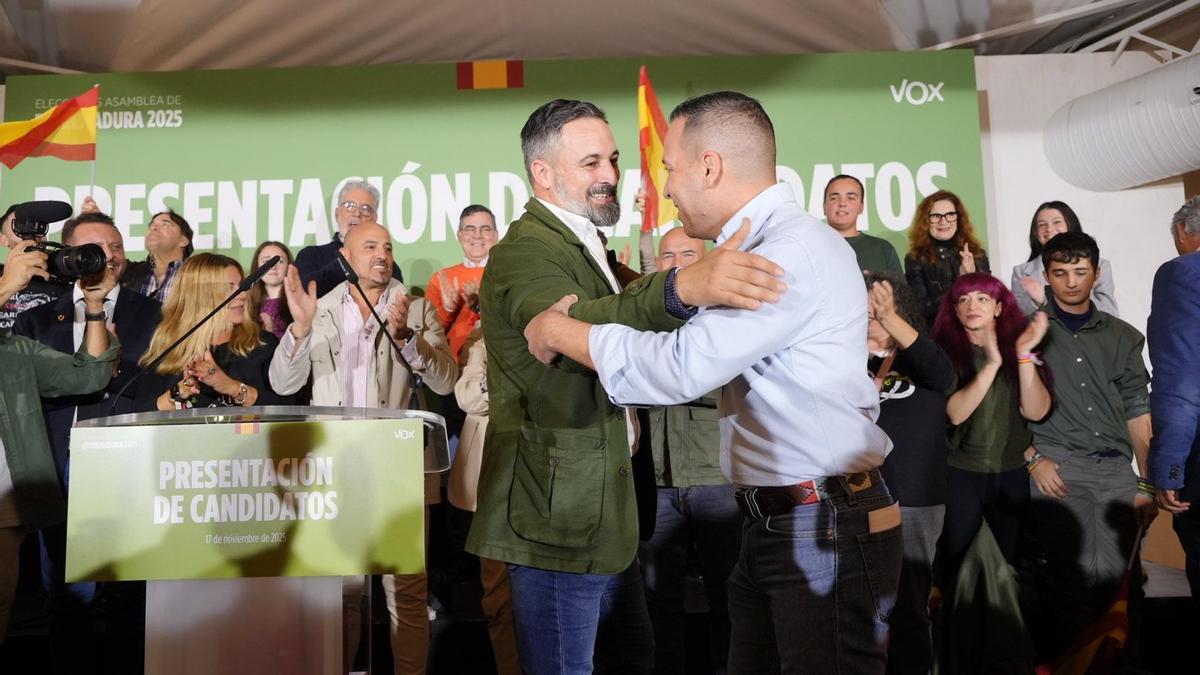 Abascal y Fernández, en un acto de precampaña en Mérida.