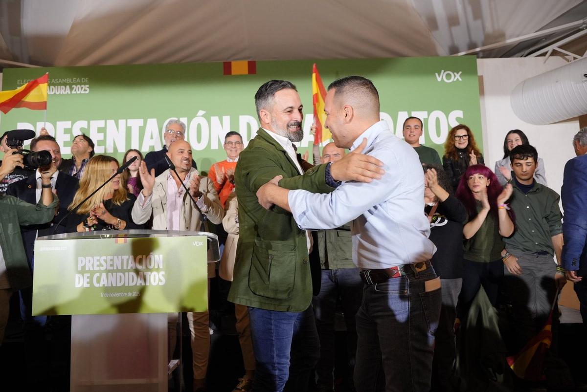 Abascal y Fernández, en un acto de precampaña en Mérida.