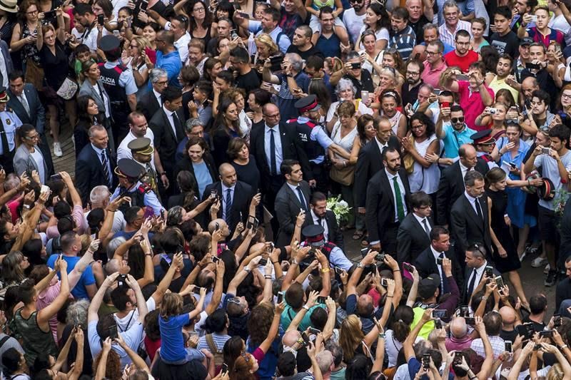 Fotogalería: Homenaje a las víctimas en Barcelona