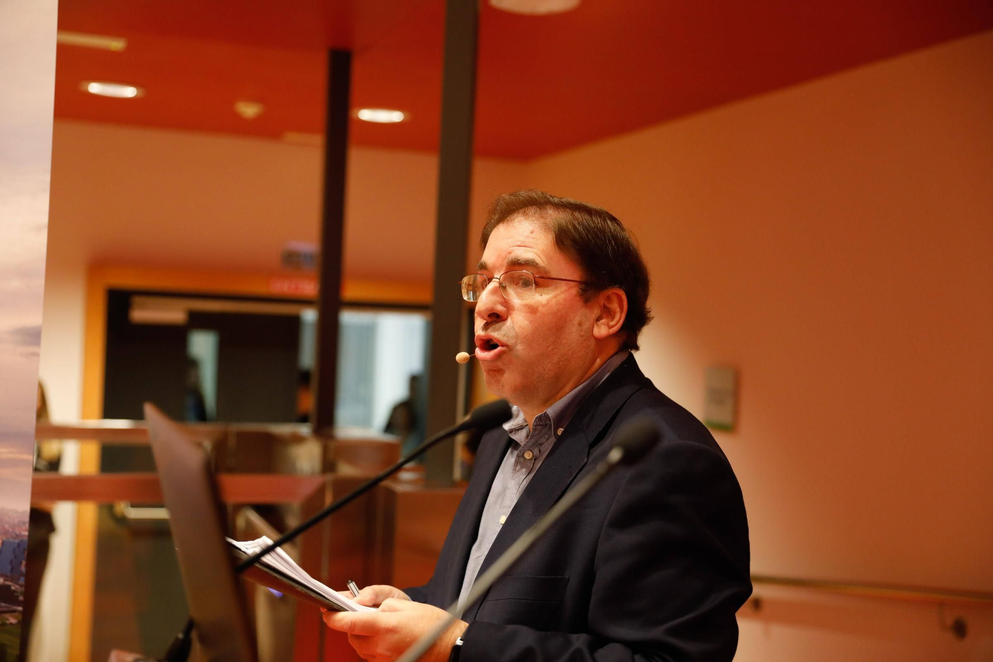 Tres de los galardonados con el premio "Princesa" de Investigación Científica y Técnica dan una charla a escolares asturianos en el HUCA.