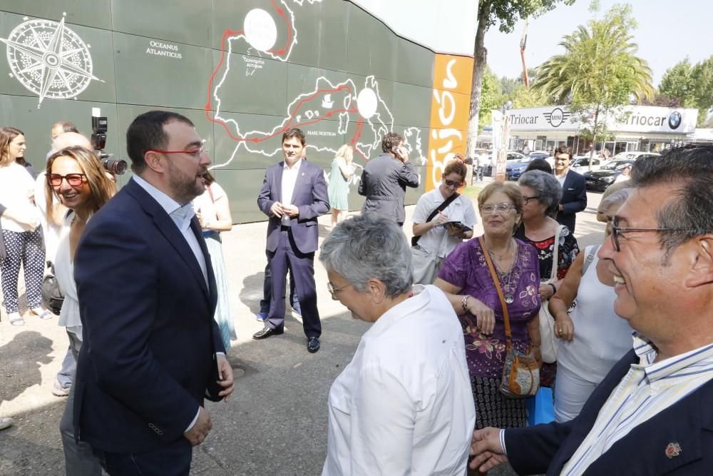 Visita institucional de Adrián Barbón en la FIDMA