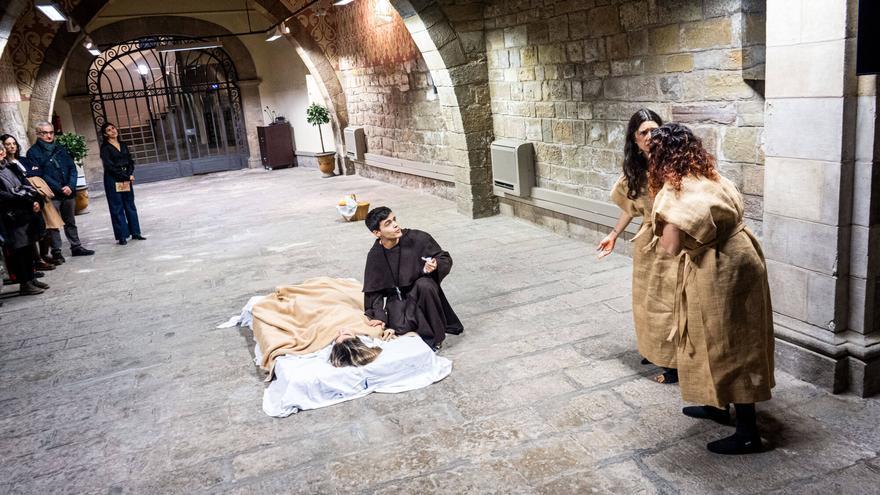 Les imatges de la visita teatralitzada a l'Hospital Sant Andreu per la Fira