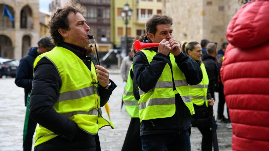 GALERÍA | La protesta de bomberos y policías municipales, en imágenes