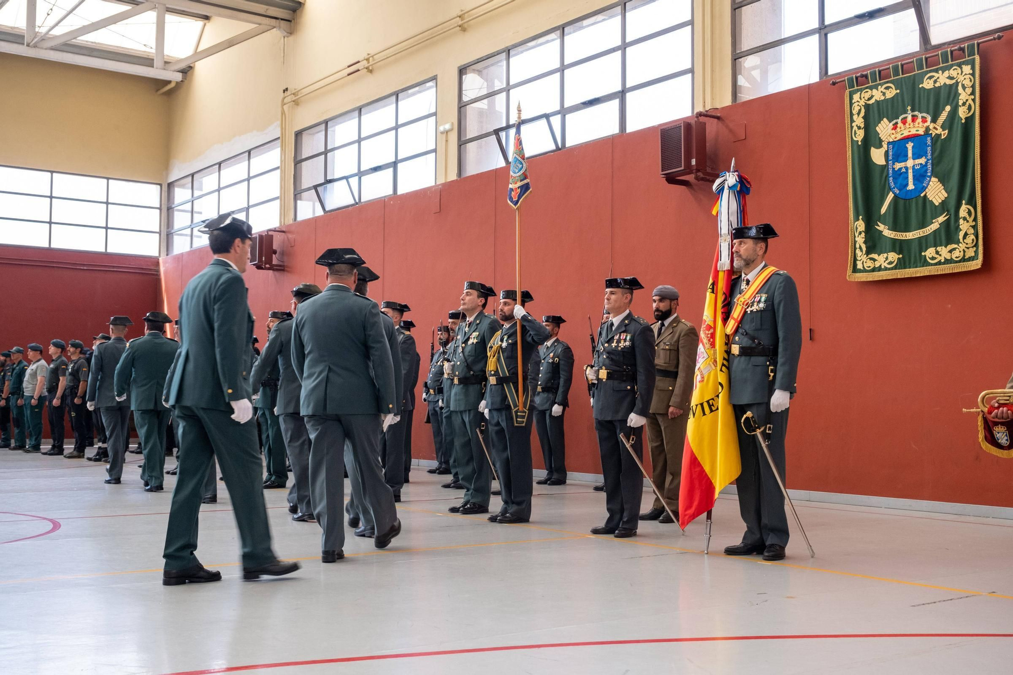 EN IMÁGENES: Así fueron los actos en Oviedo del 179 aniversario de la Guardia Civil