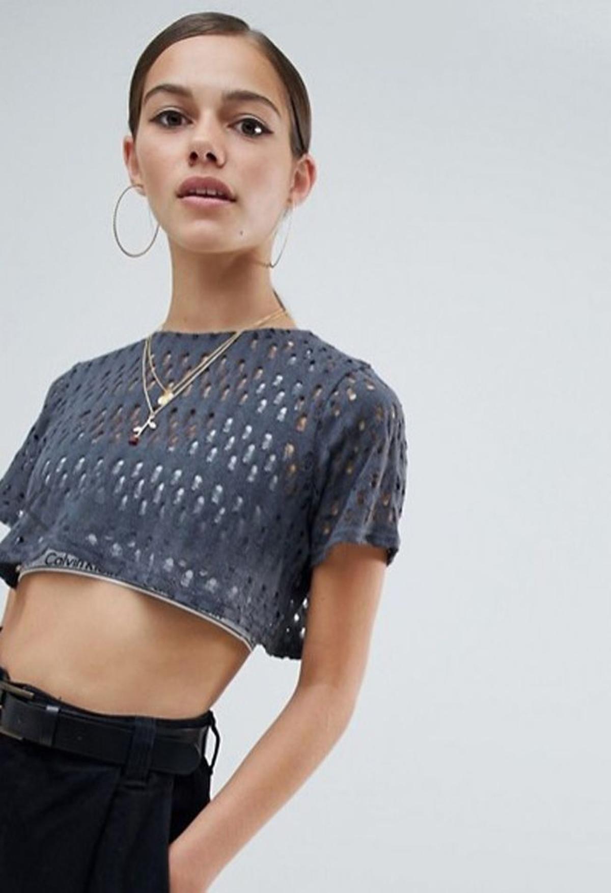 'Crop top' con detalles de rotos de Missguided