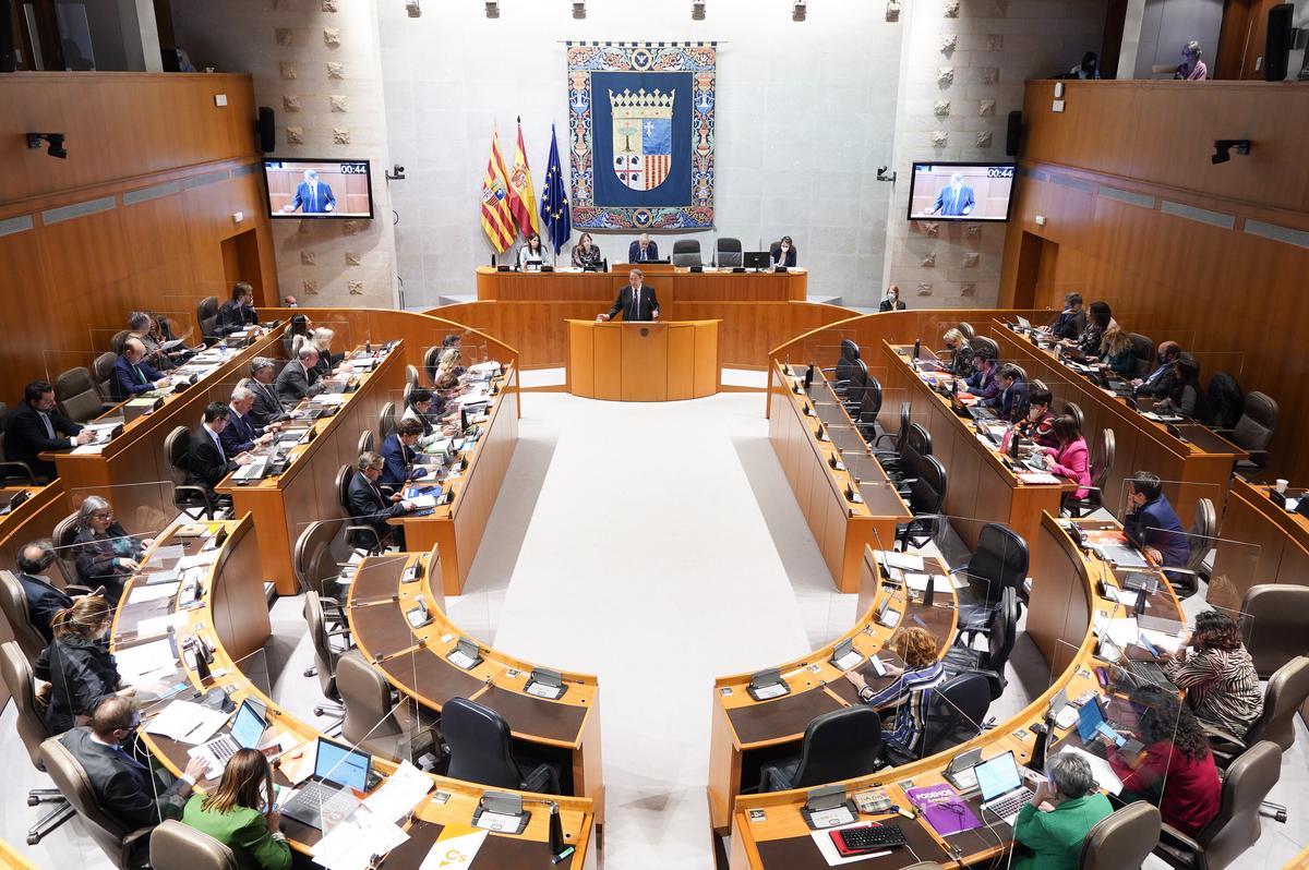 Un instante del pleno de este martes en el Parlamento autonómico.