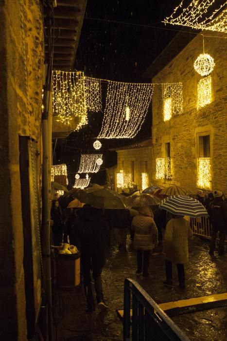 Encendido de las luces en Puebla de Sanabria.