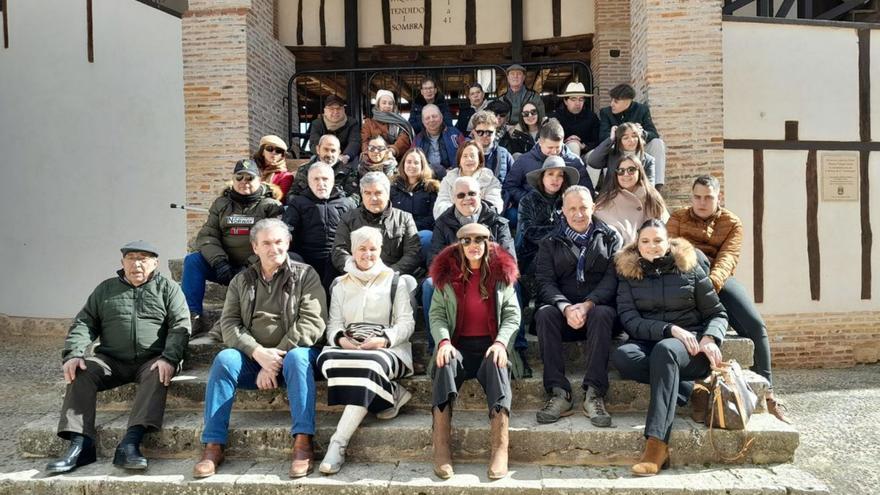 Foto de familia de los alumnos del curso de Periodismo y Comunicación Taurina. | C.T.